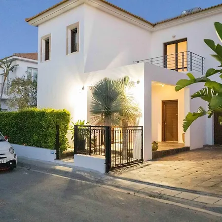 Balinese * Ayia Napa