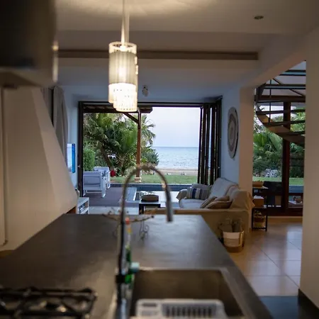 Balinese Villa Ajía Nápa