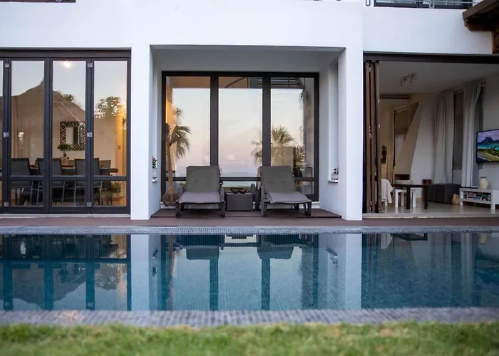 ヴィラ Balinese アヤナパ